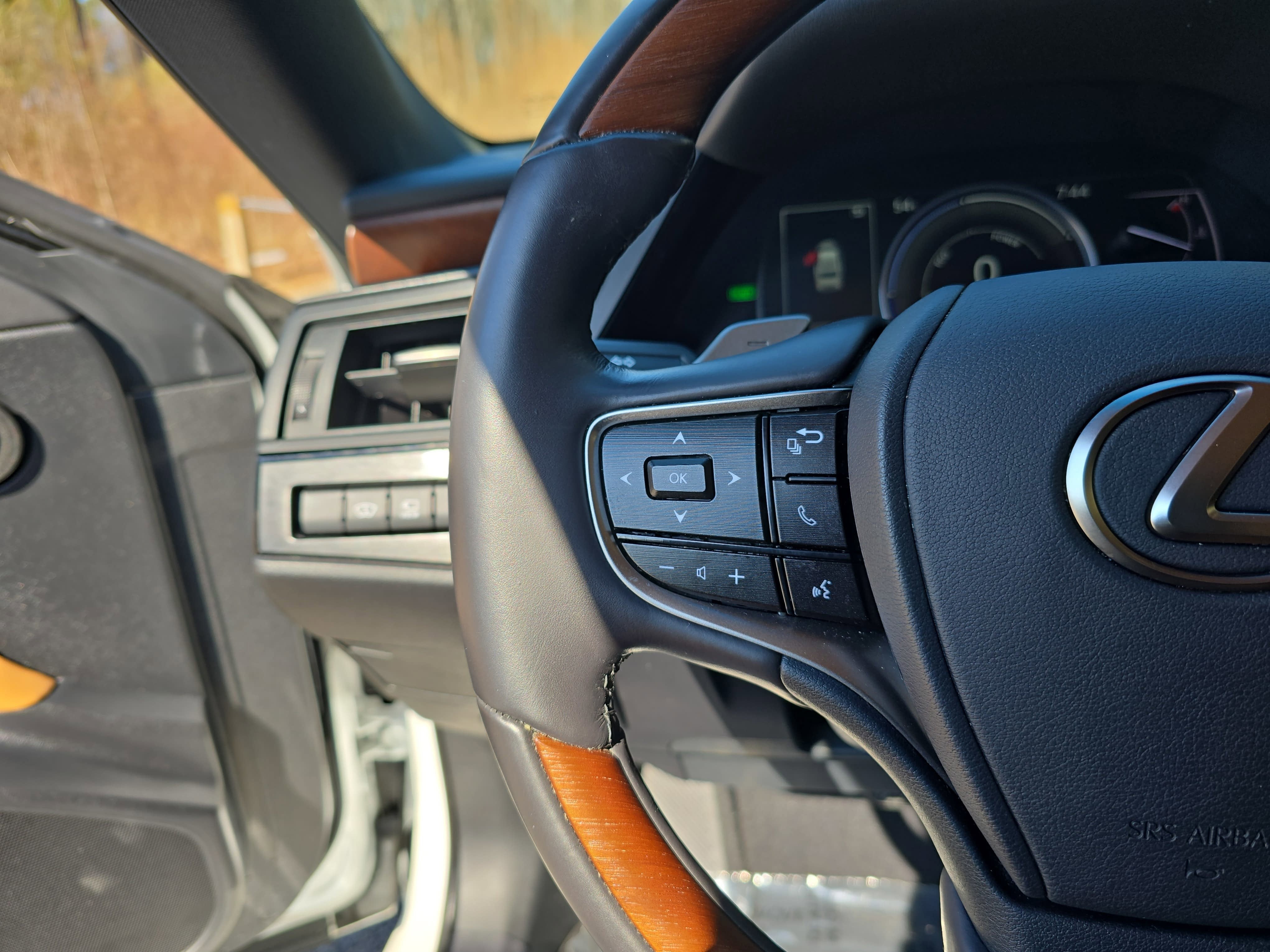 2024 Lexus ES ES 300h Ultra Luxury