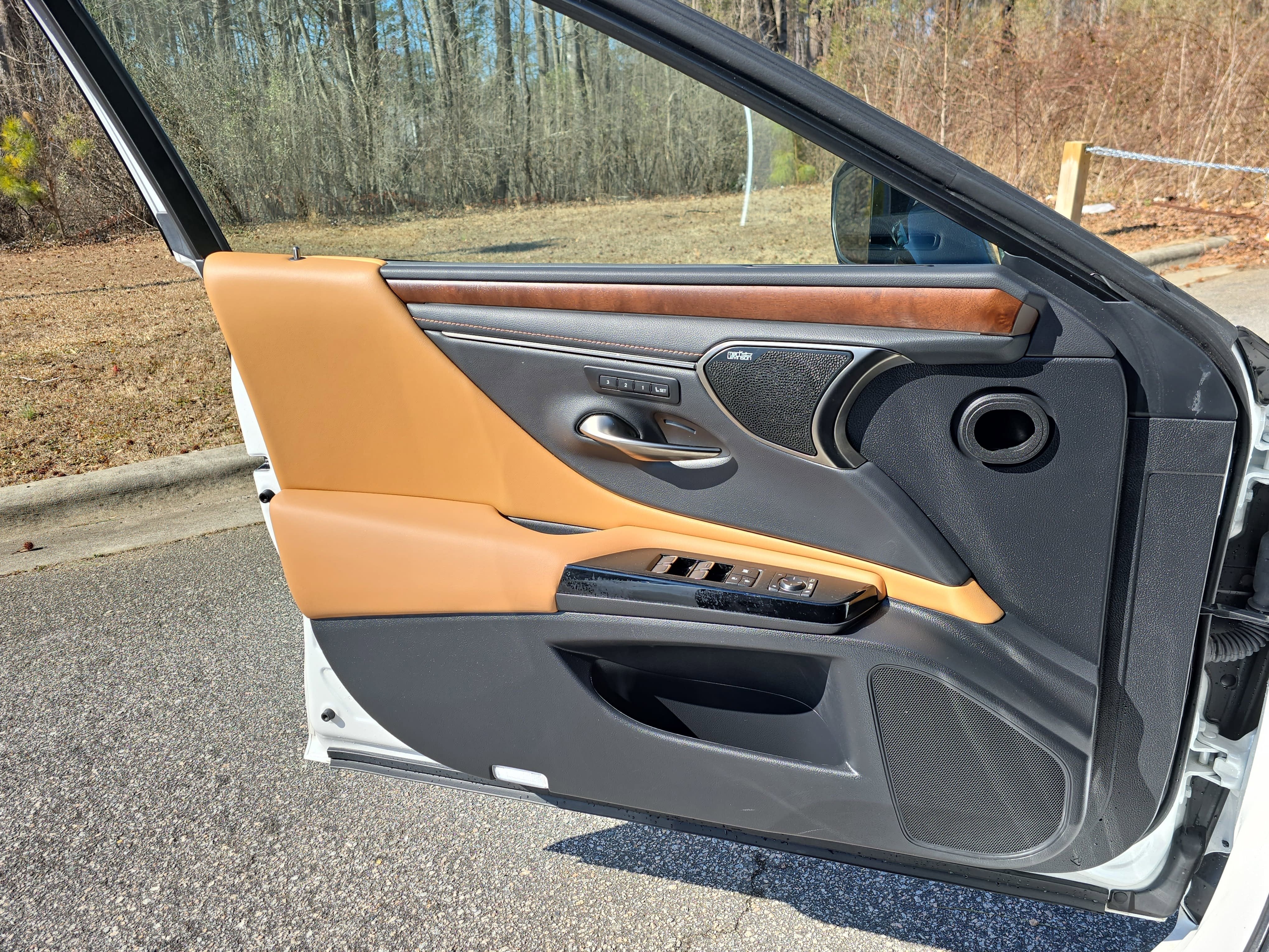 2024 Lexus ES ES 300h Ultra Luxury