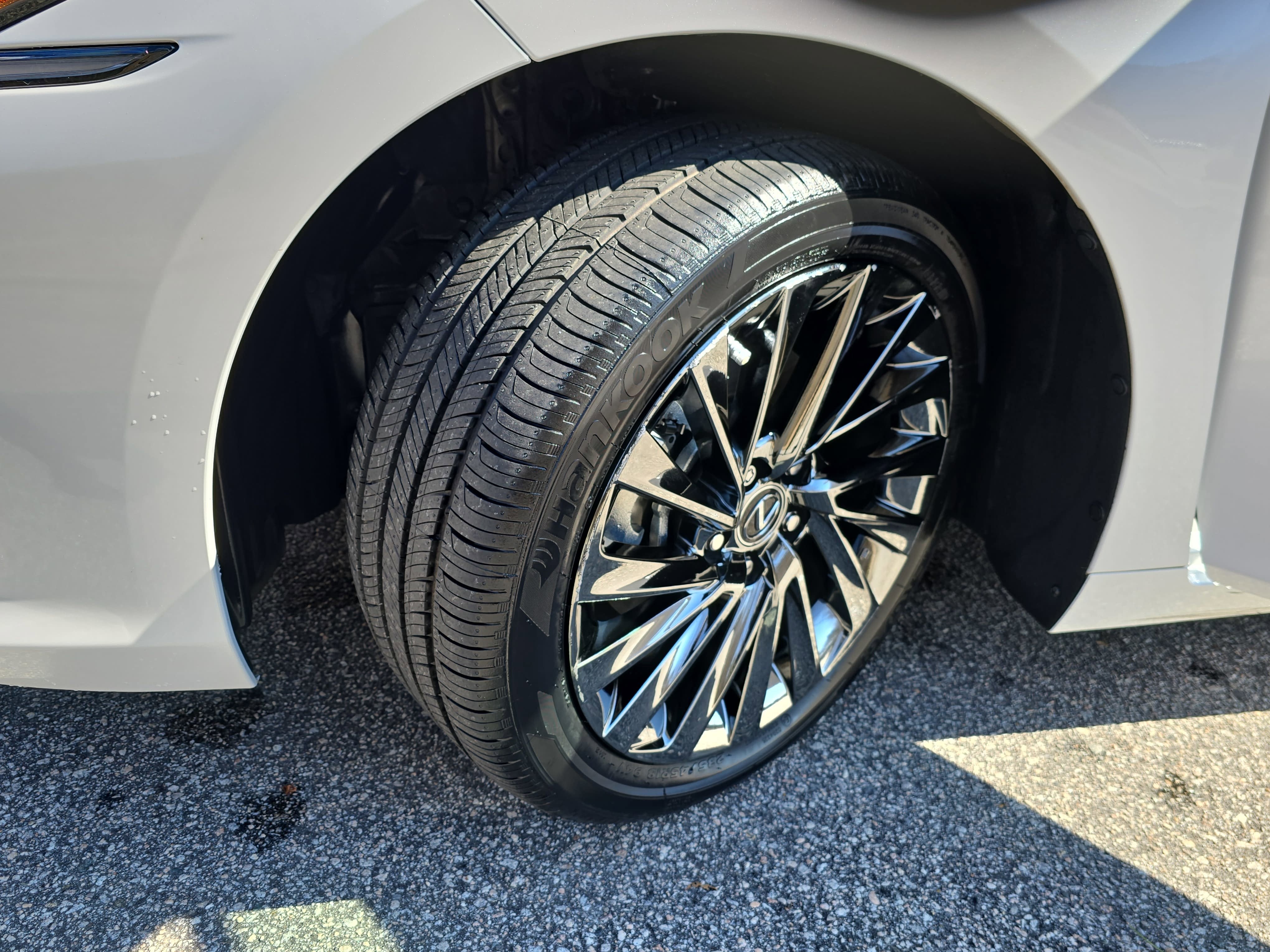 2024 Lexus ES ES 300h Ultra Luxury