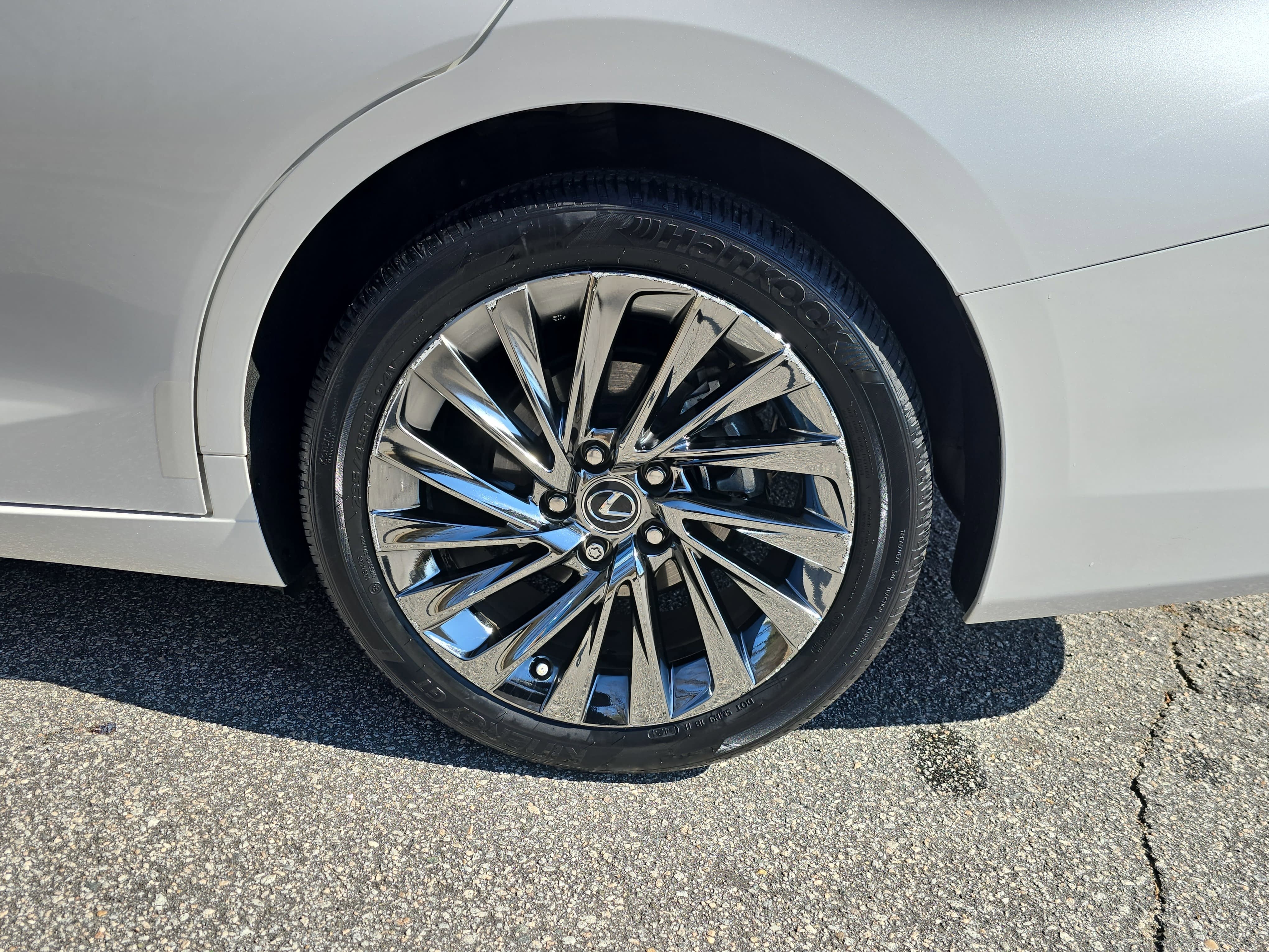 2024 Lexus ES ES 300h Ultra Luxury