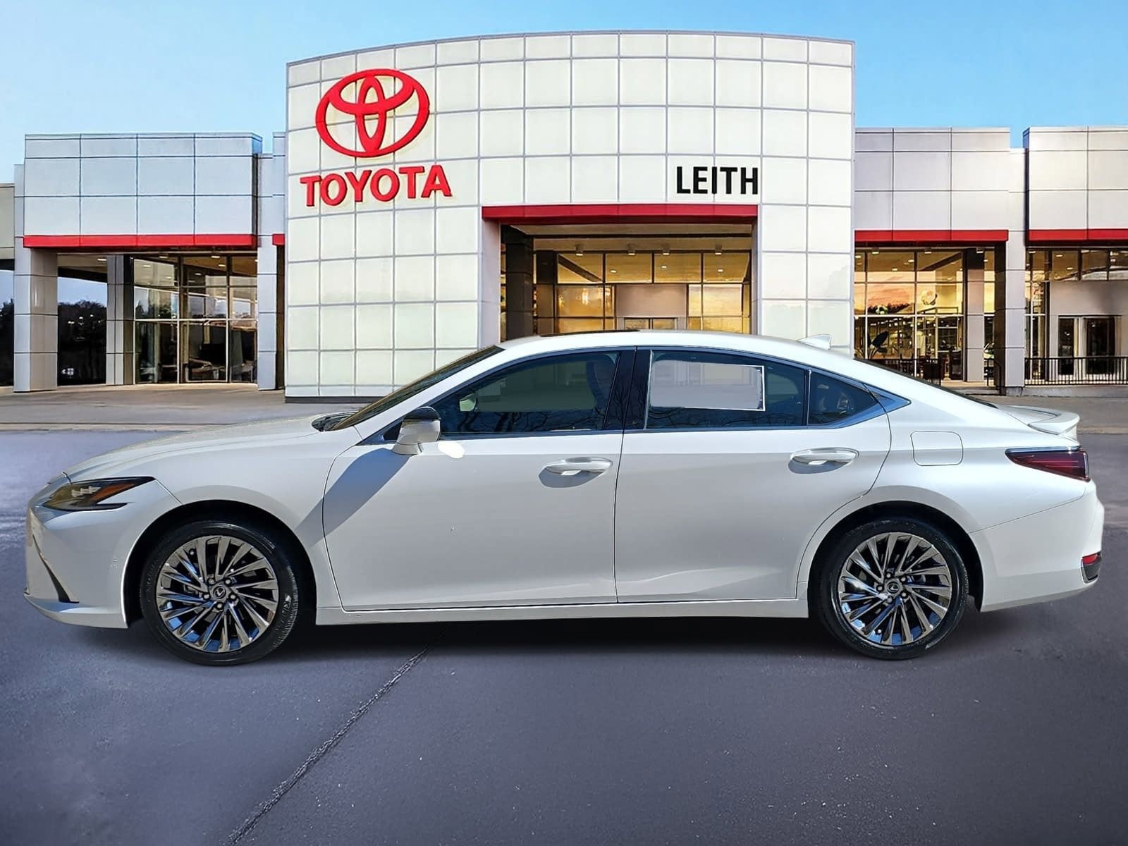 2024 Lexus ES ES 300h Ultra Luxury