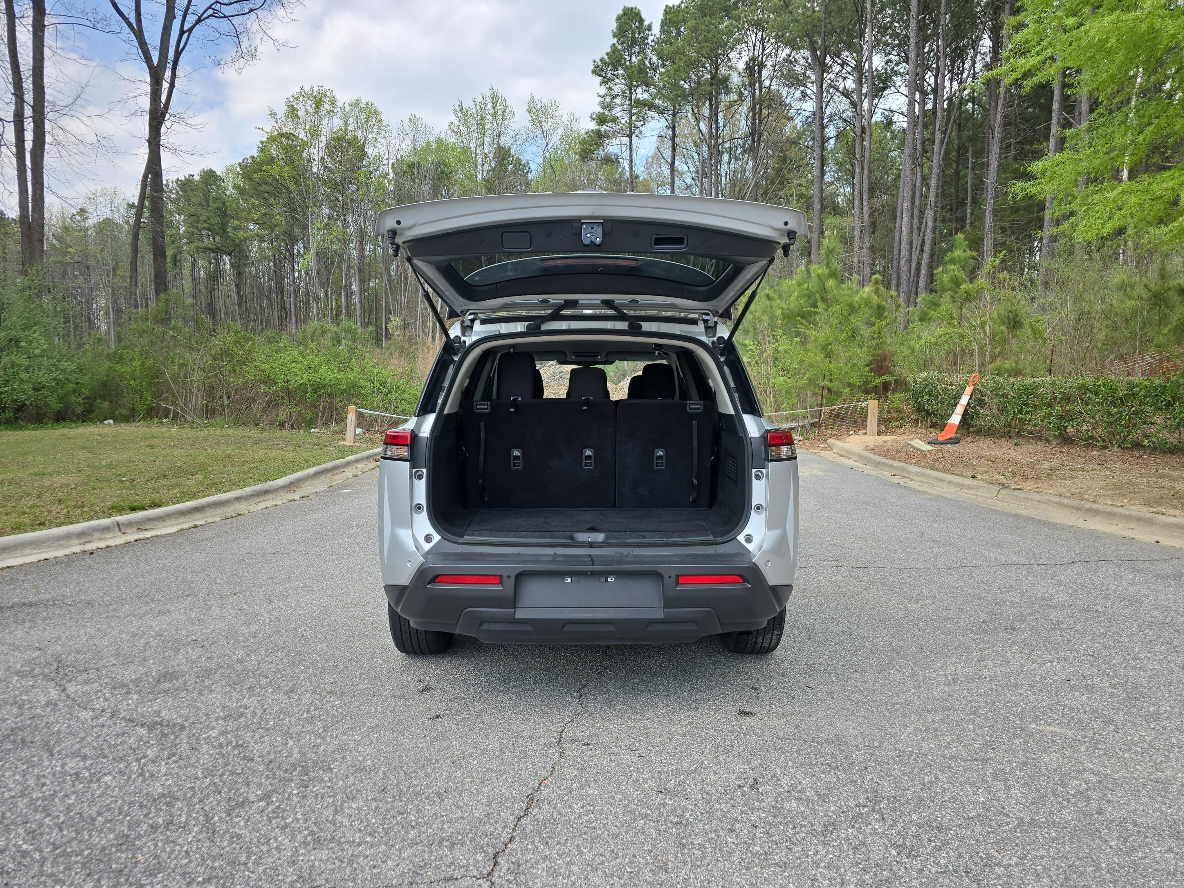 2024 Nissan Pathfinder SV