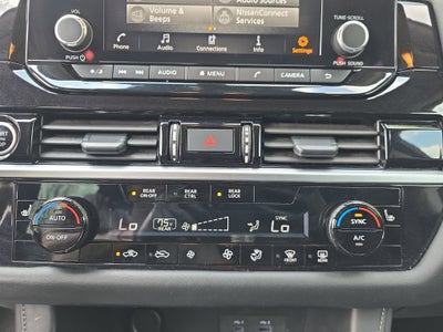 2024 Nissan Pathfinder SV