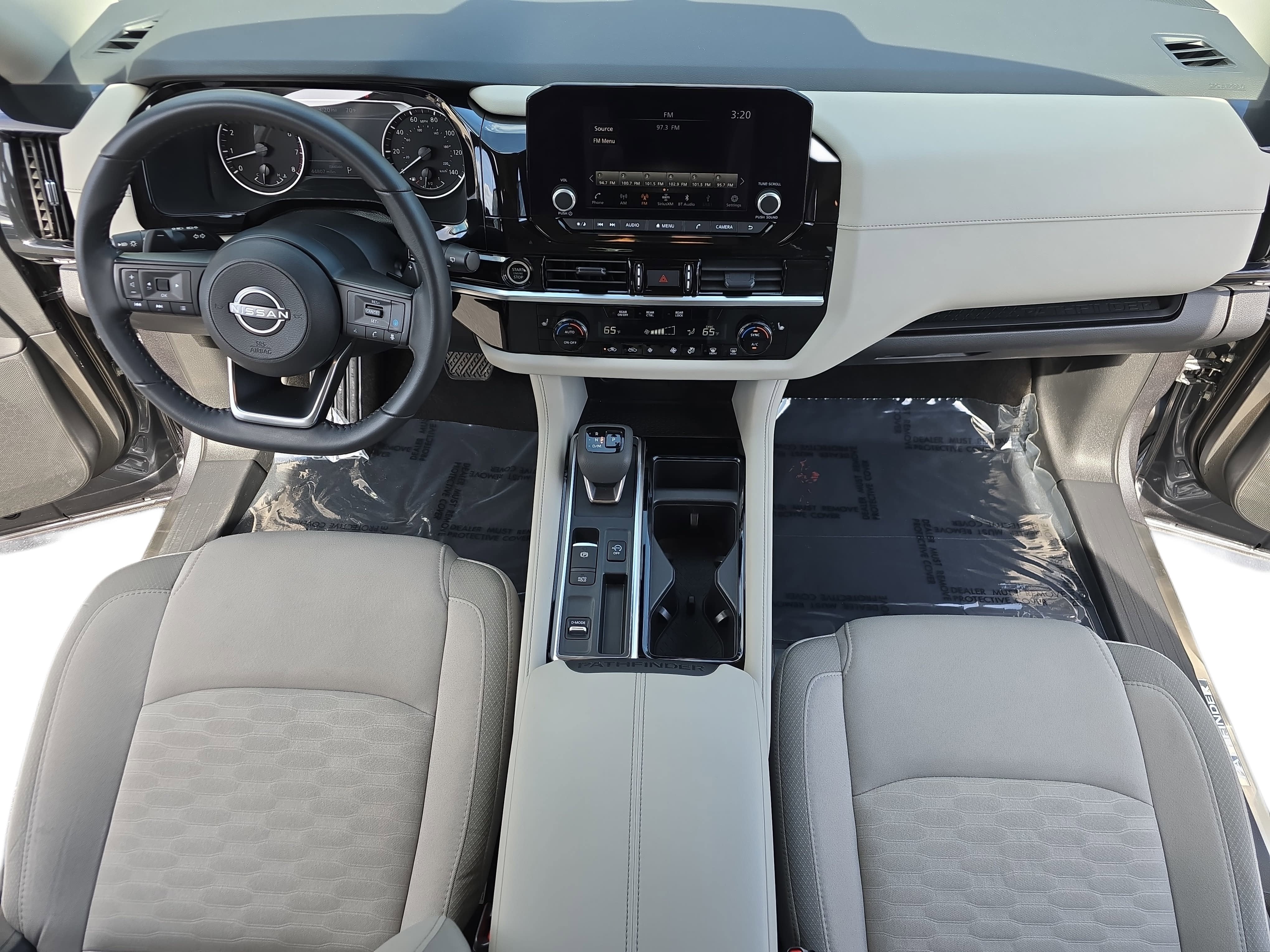 2024 Nissan Pathfinder SV