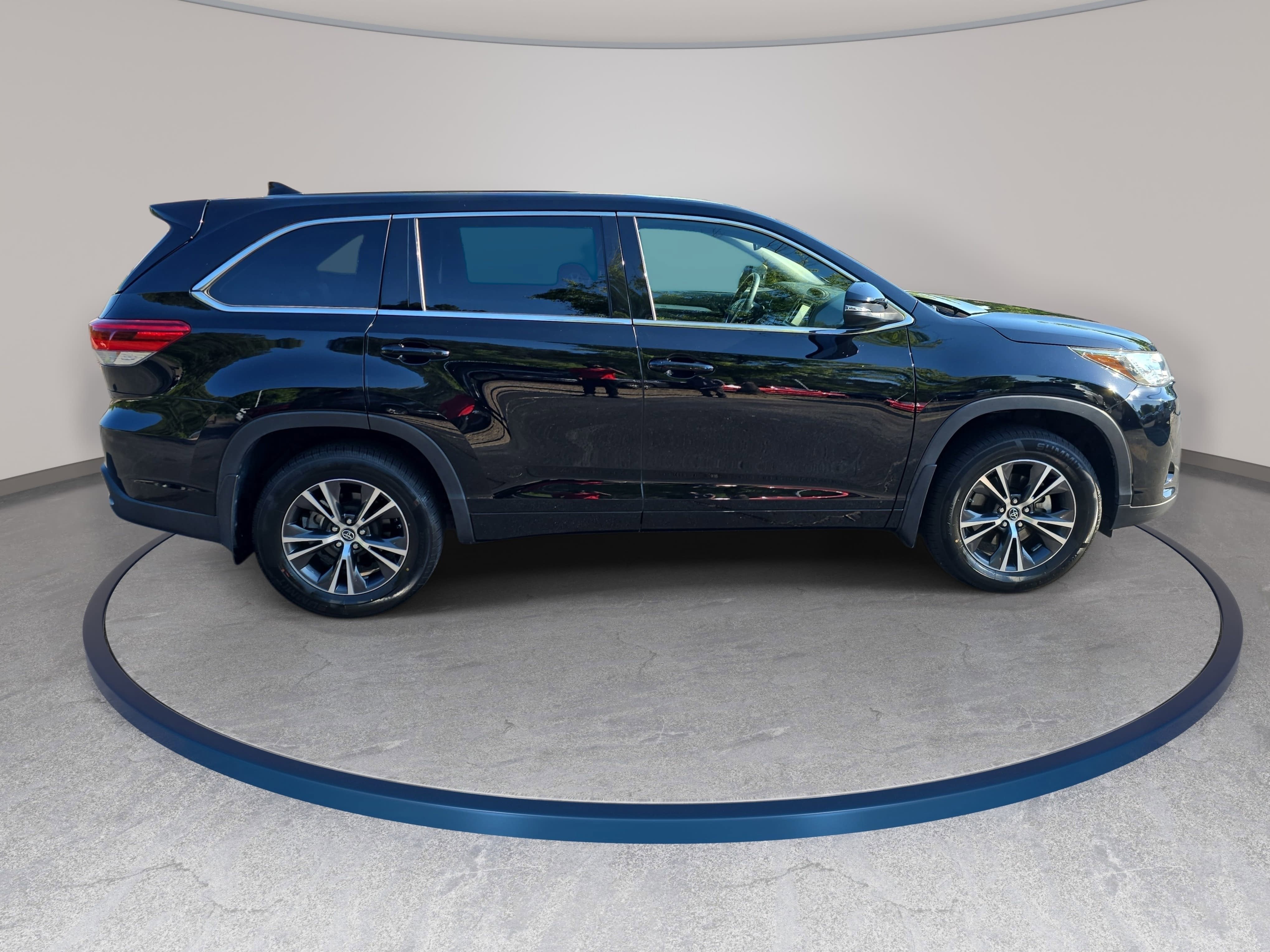 2017 Toyota Highlander LE