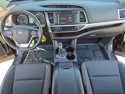 2017 Toyota Highlander LE