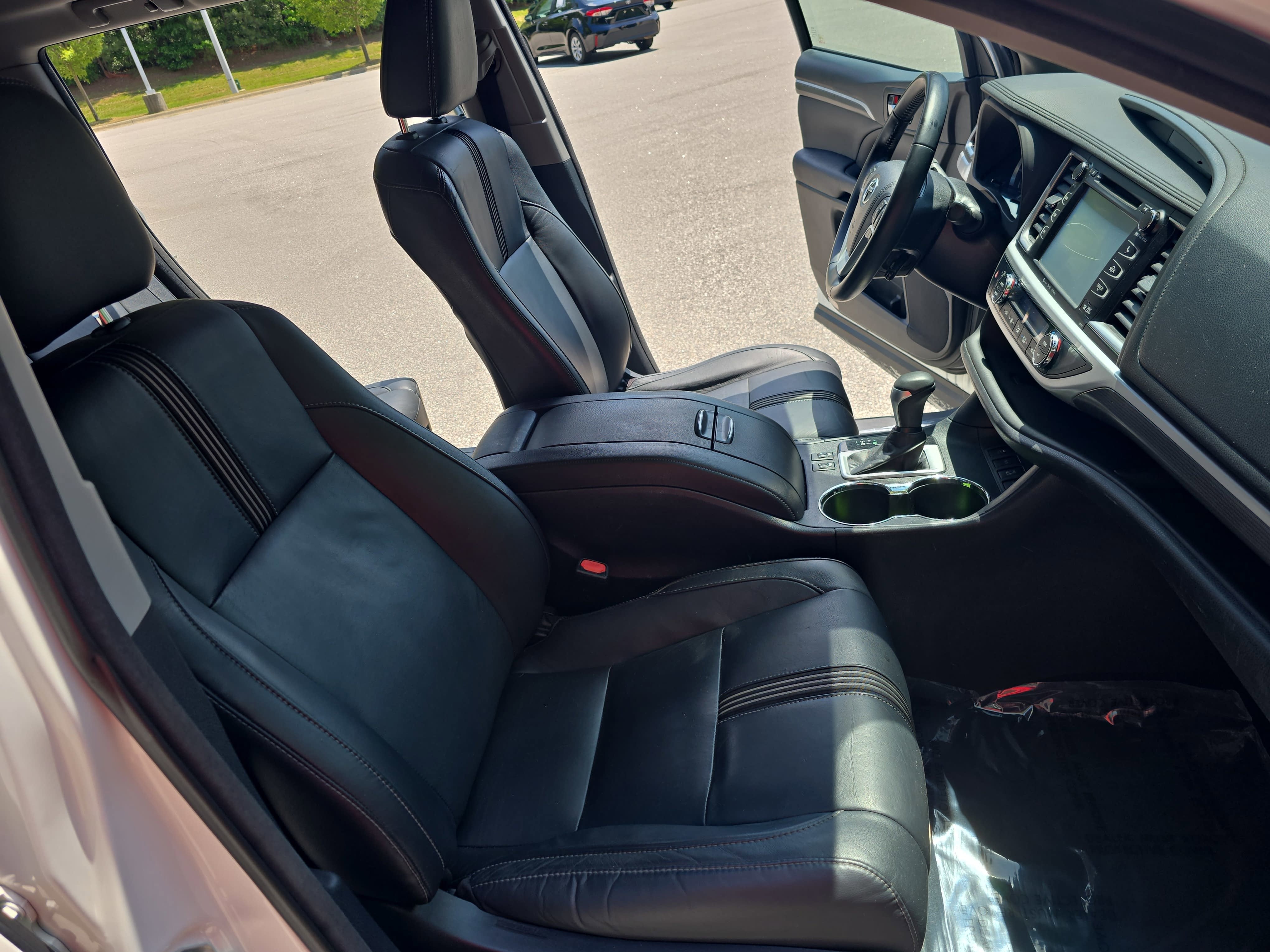 2017 Toyota Highlander SE