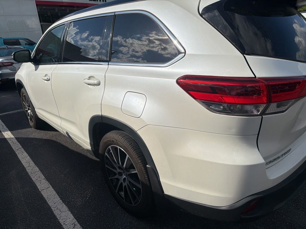 2017 Toyota Highlander SE