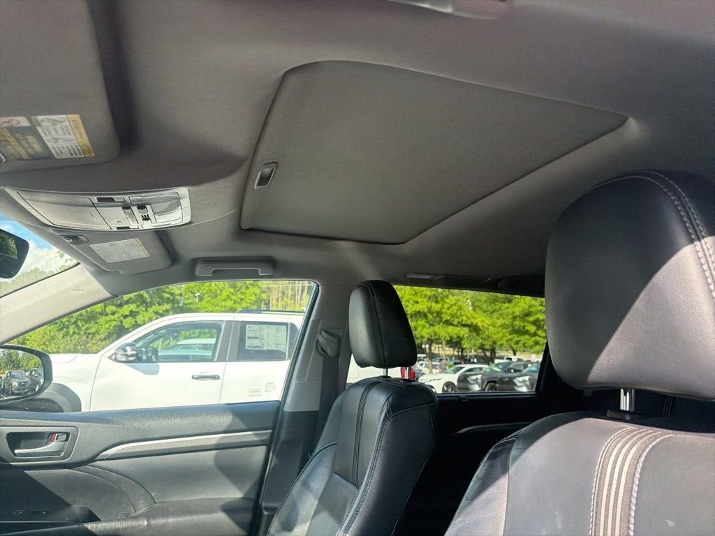 2017 Toyota Highlander SE
