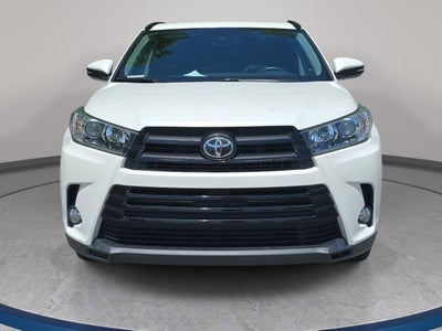2017 Toyota Highlander SE