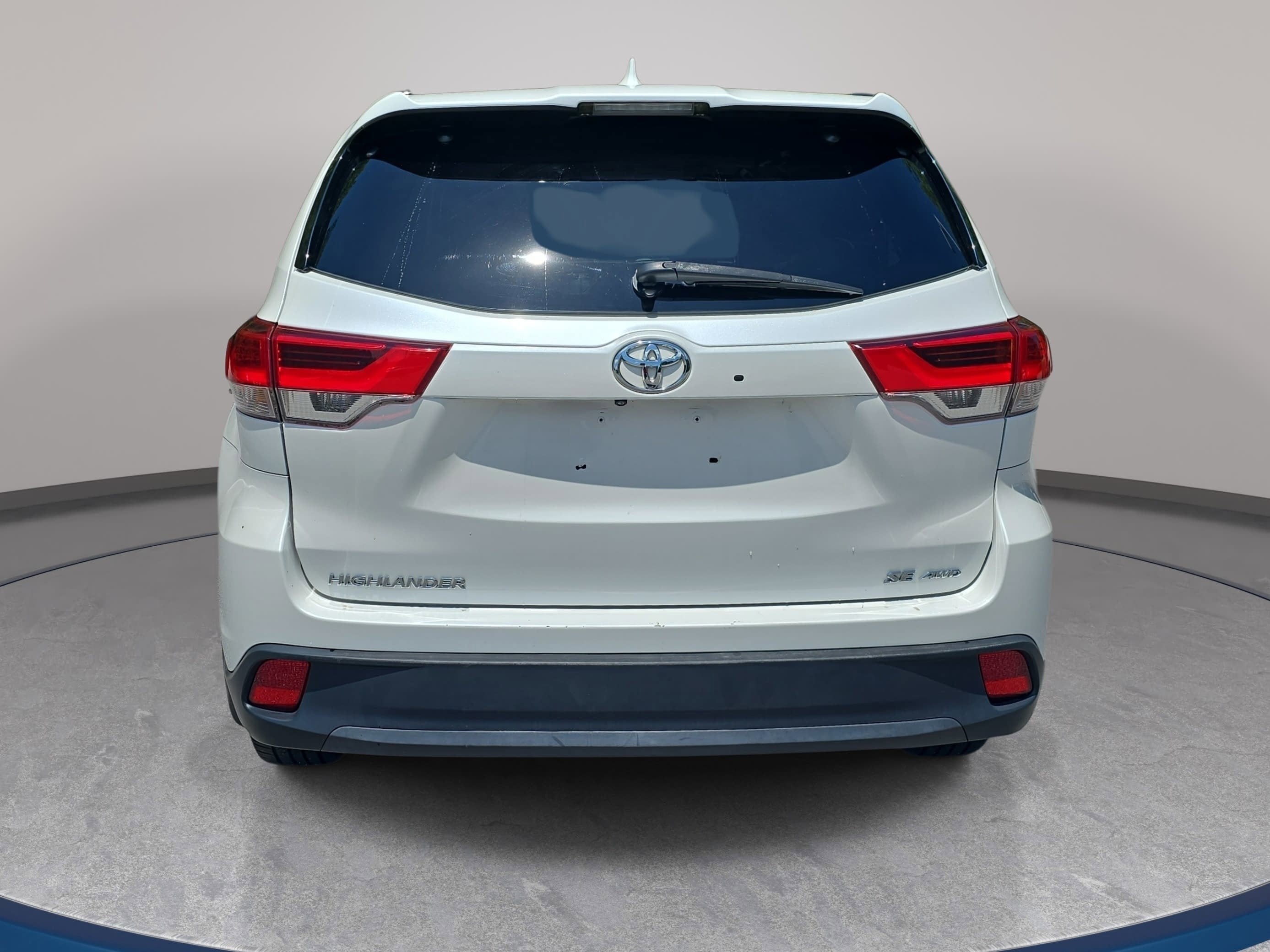 2017 Toyota Highlander SE