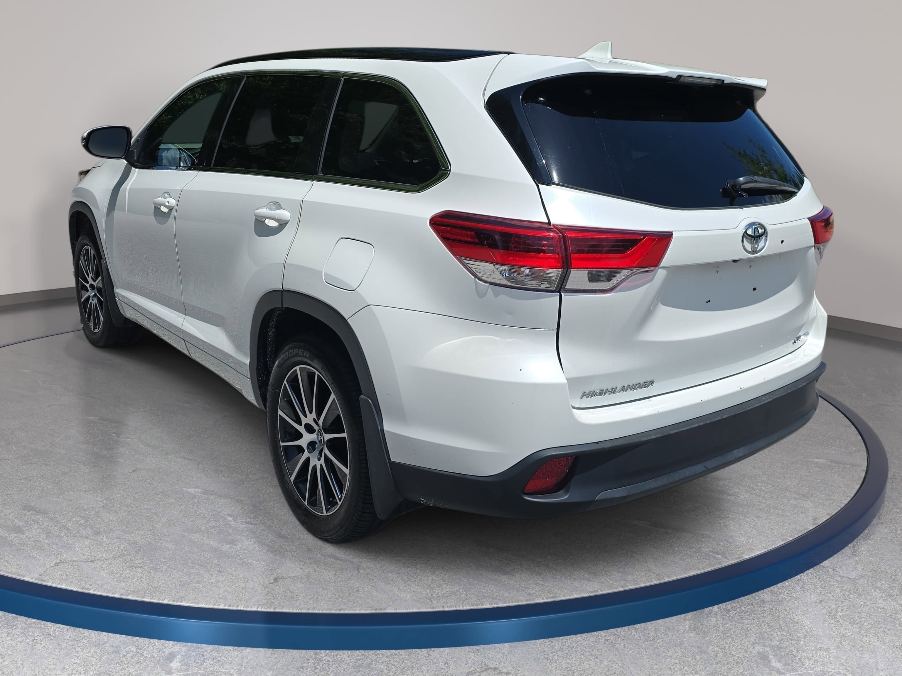 2017 Toyota Highlander SE