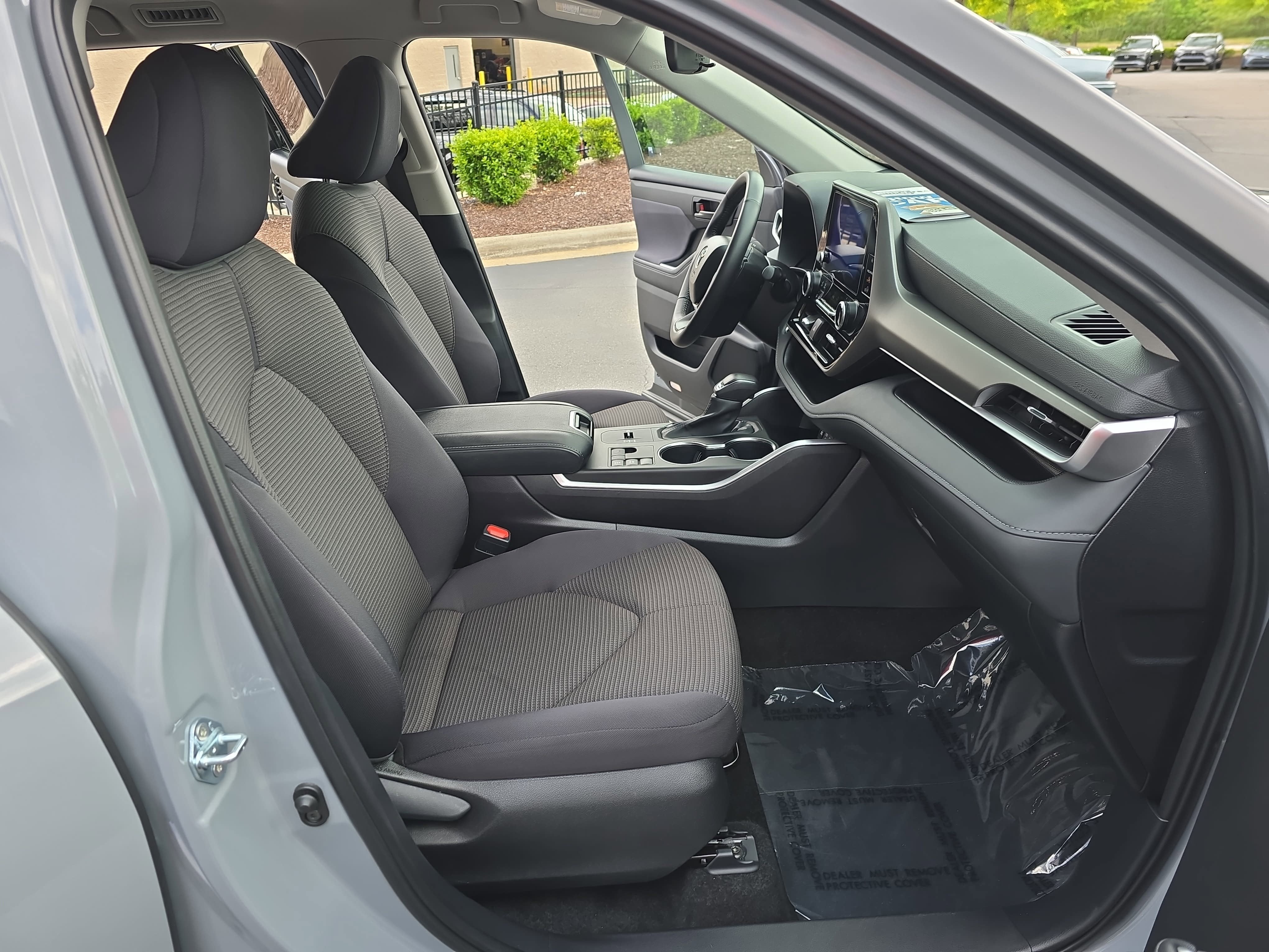 2024 Toyota Highlander Hybrid LE