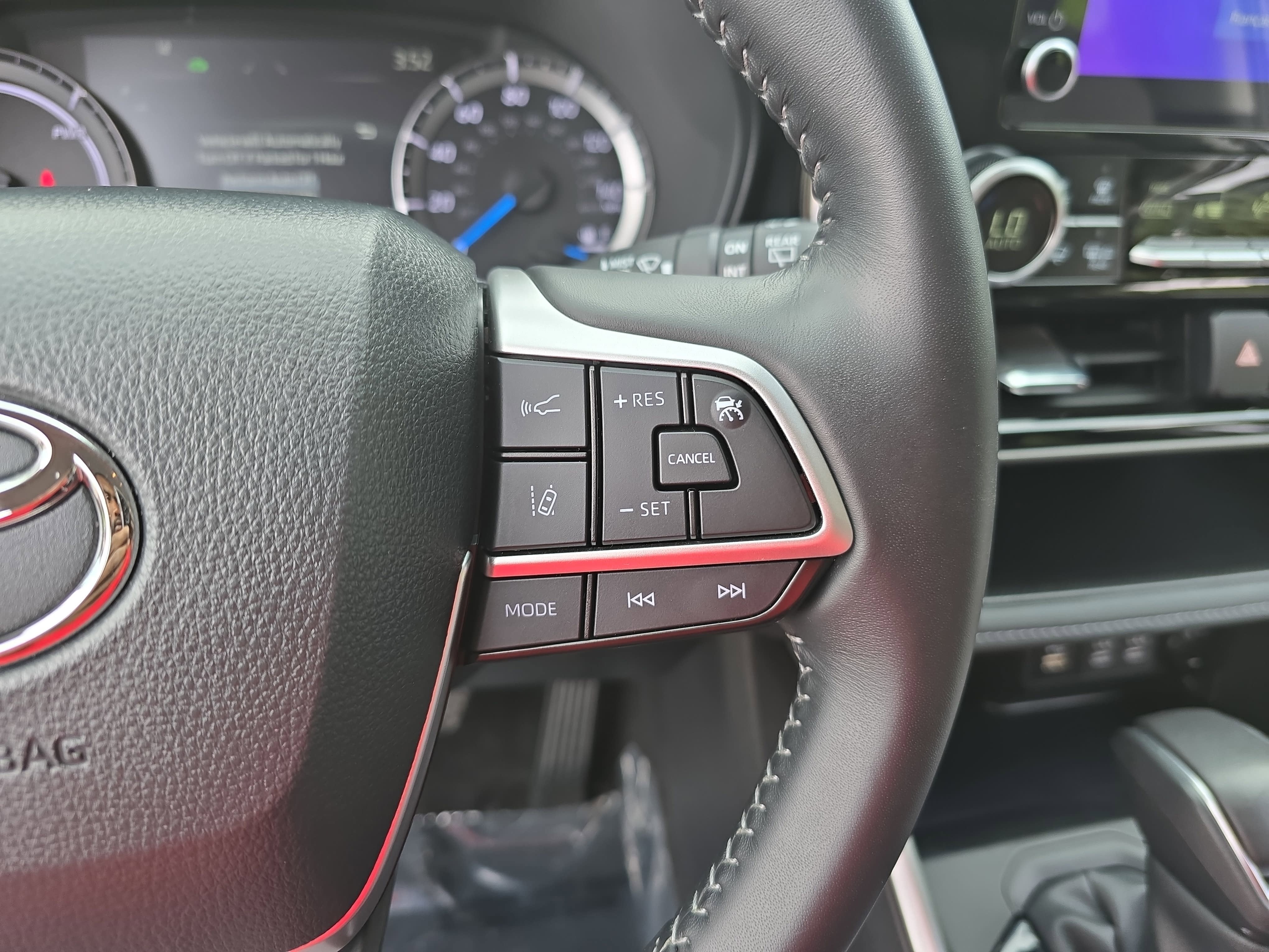 2024 Toyota Highlander Hybrid Hybrid XLE