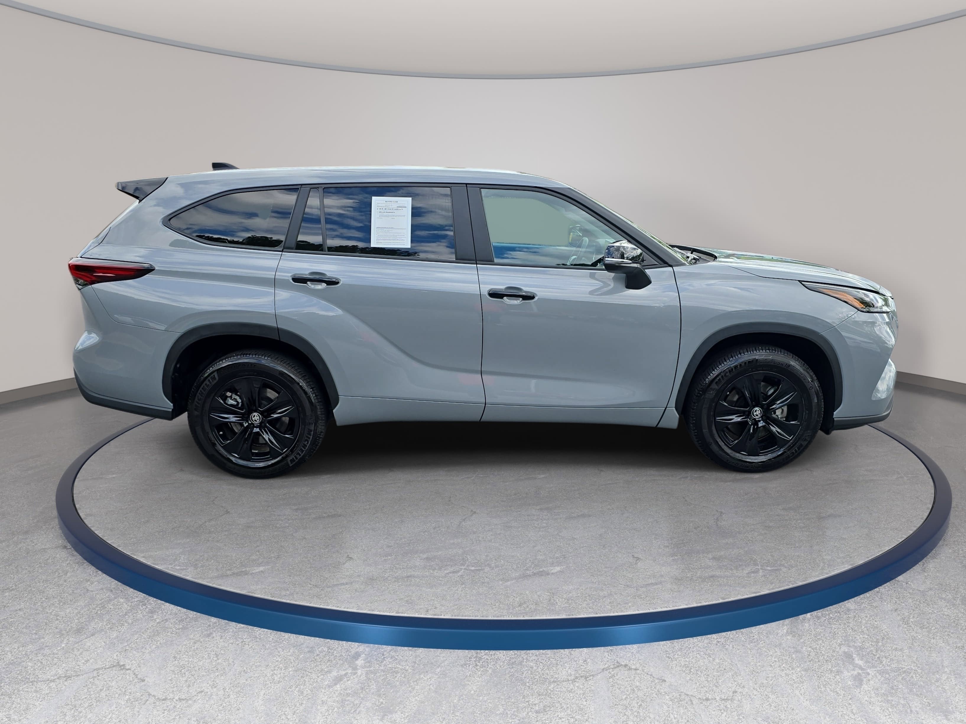 2024 Toyota Highlander Hybrid LE