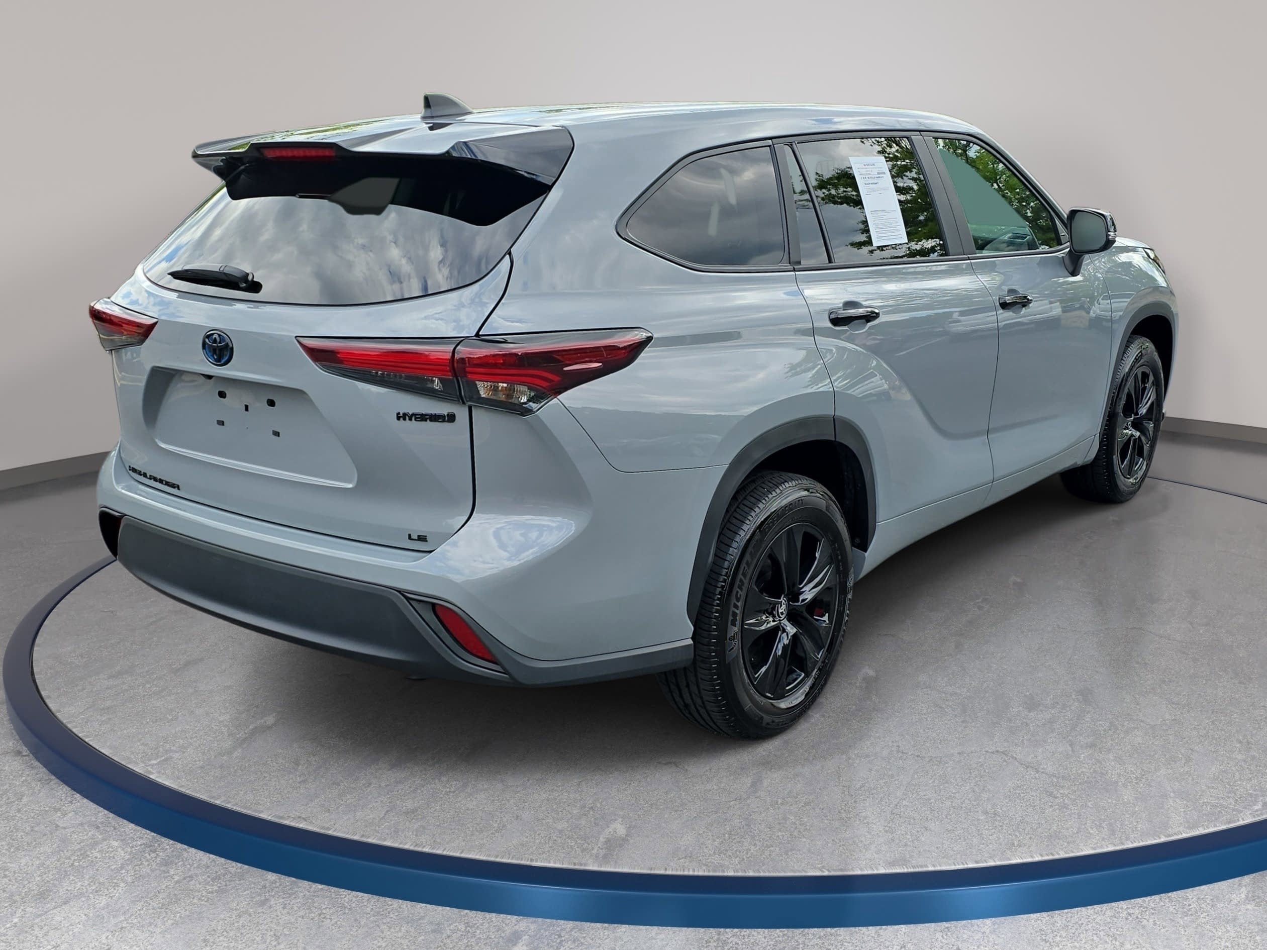 2024 Toyota Highlander Hybrid LE