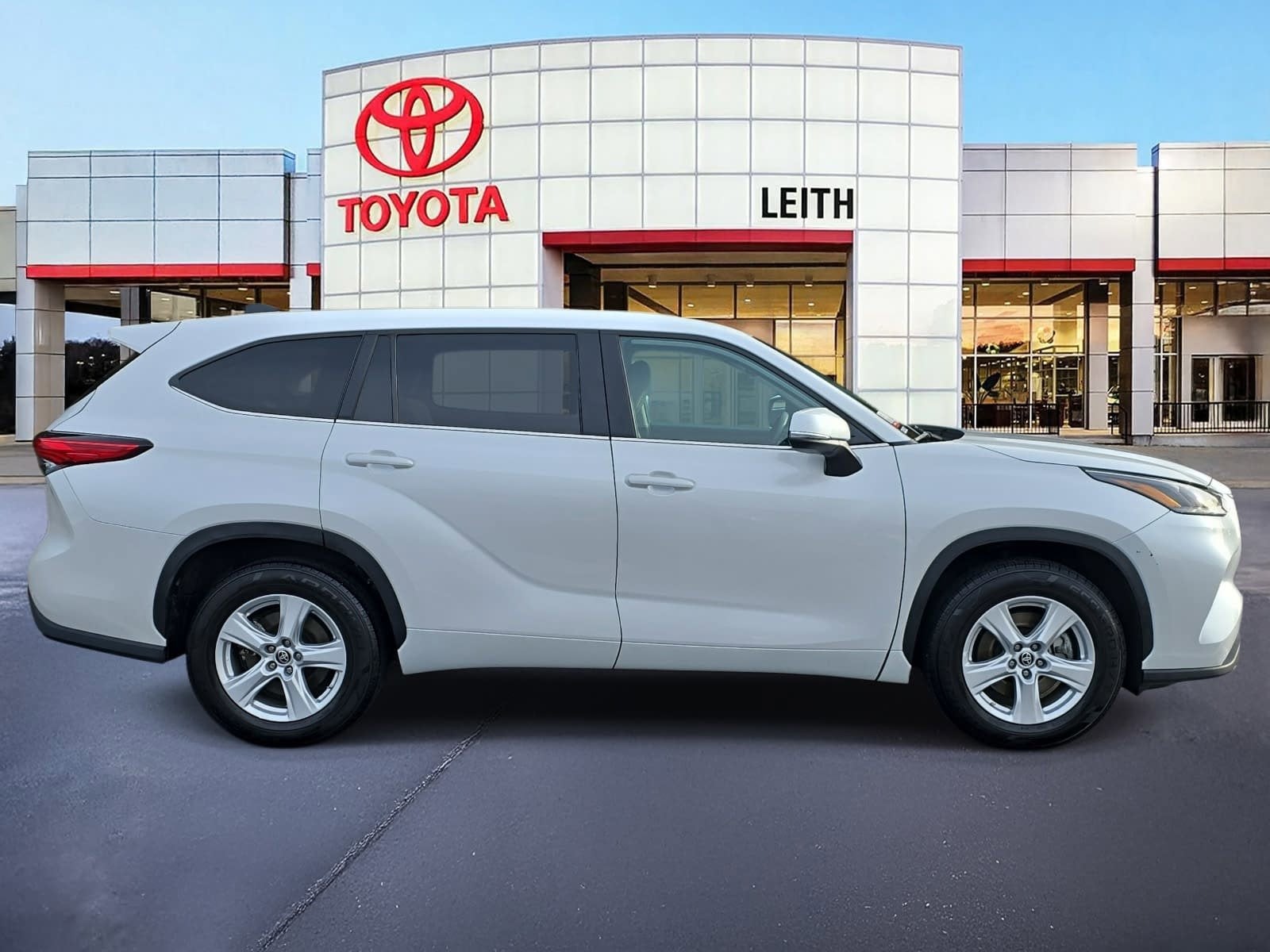 2023 Toyota Highlander L