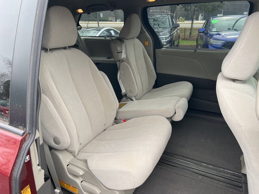 2013 Toyota Sienna LE