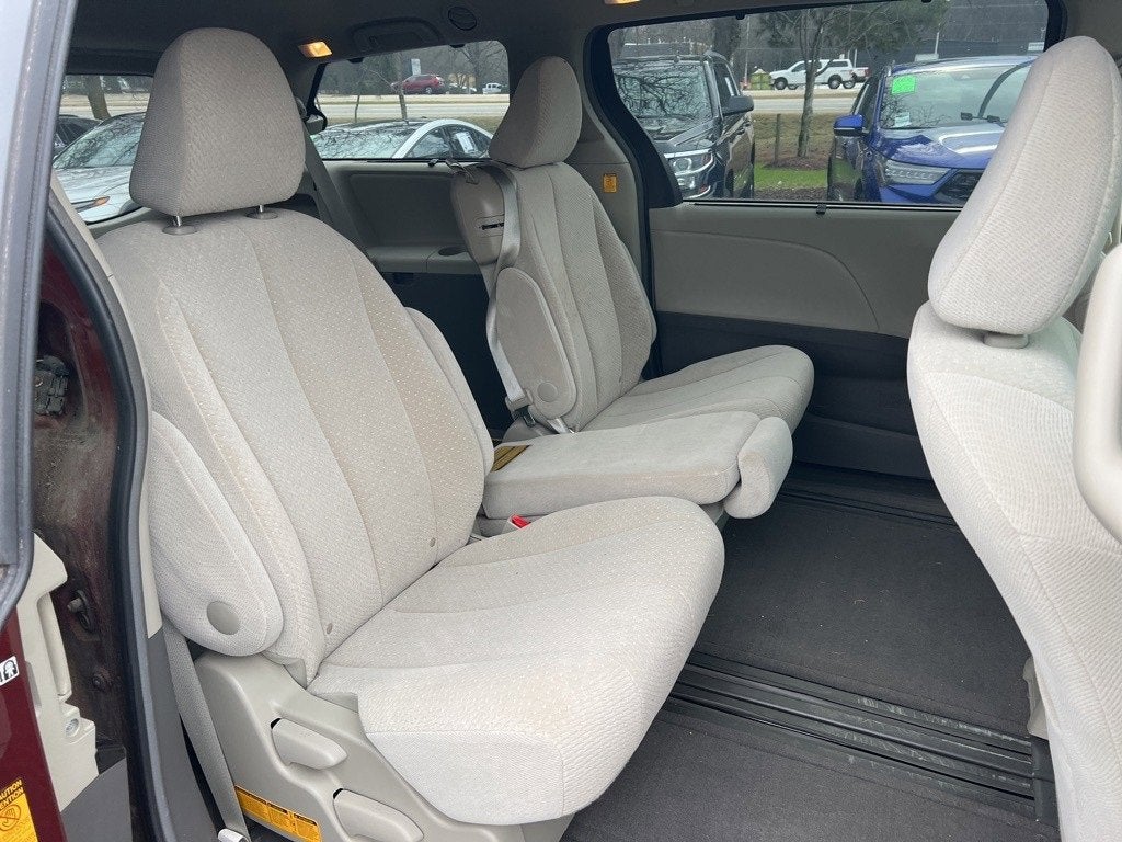 2013 Toyota Sienna LE
