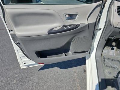 2017 Toyota Sienna L