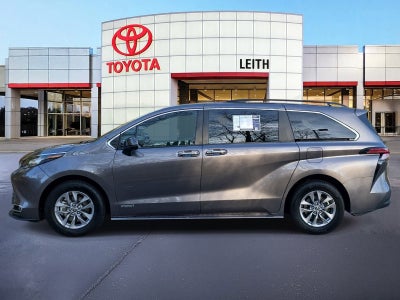 2021 Toyota Sienna XLE