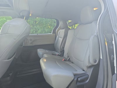 2023 Toyota Sienna XLE