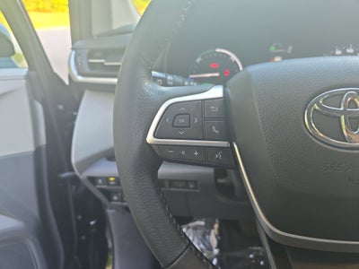 2023 Toyota Sienna XLE