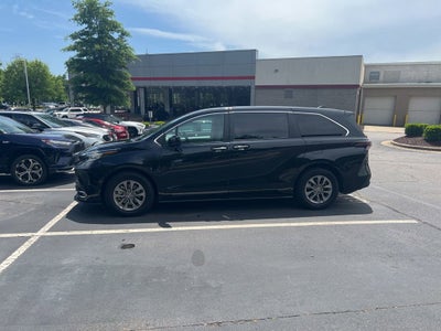 2023 Toyota Sienna XLE