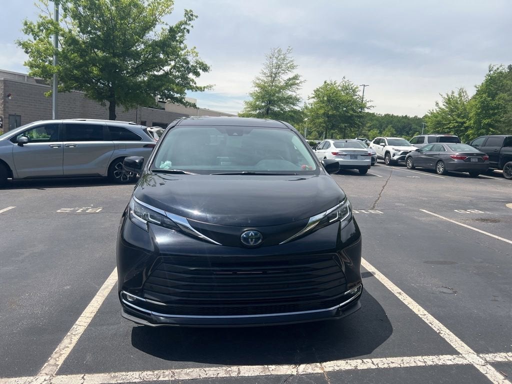 2023 Toyota Sienna XLE