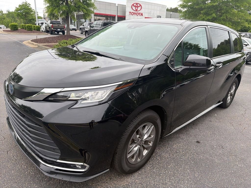 2023 Toyota Sienna XLE