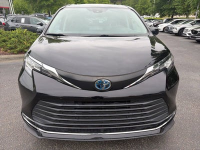 2023 Toyota Sienna XLE