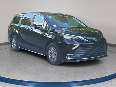 2023 Toyota Sienna XLE
