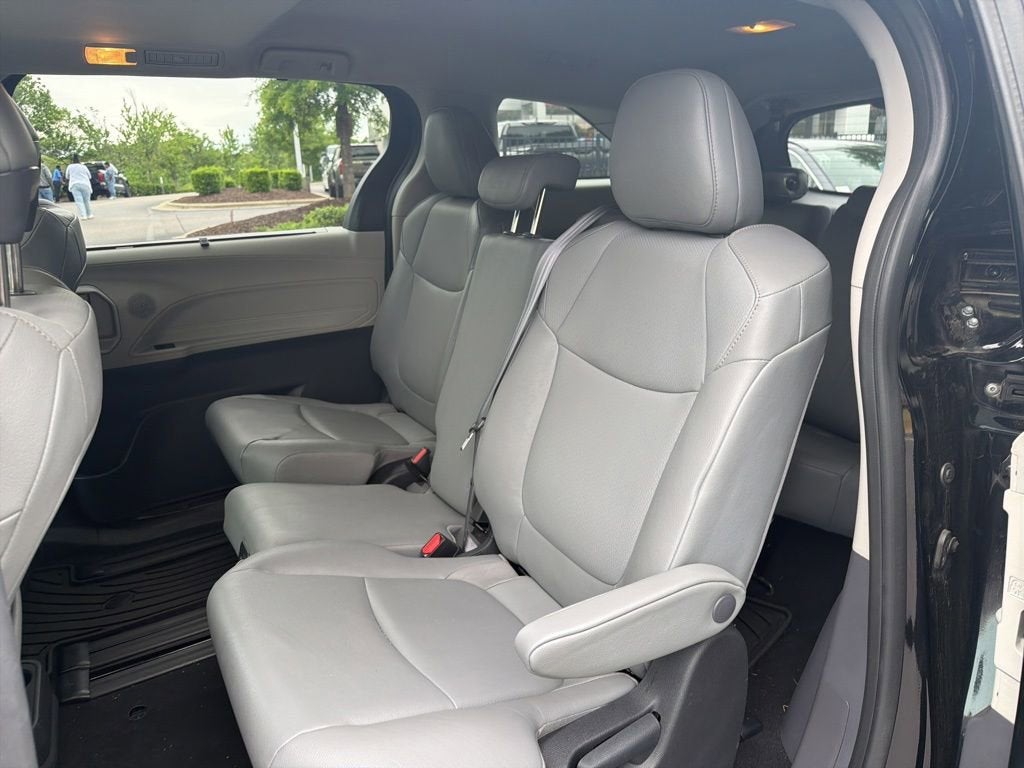 2023 Toyota Sienna XLE
