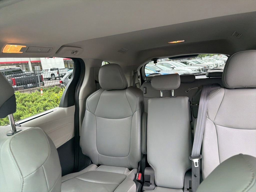 2023 Toyota Sienna XLE
