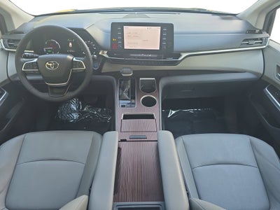 2023 Toyota Sienna XLE