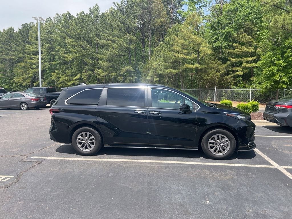 2023 Toyota Sienna XLE