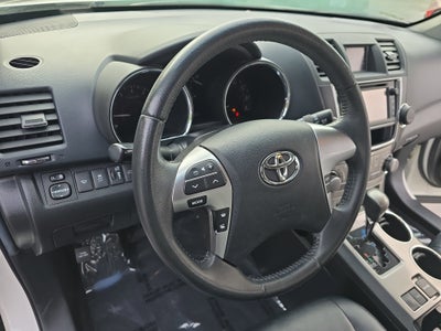 2013 Toyota Highlander SE