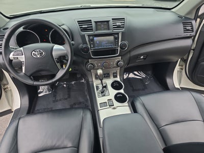 2013 Toyota Highlander SE