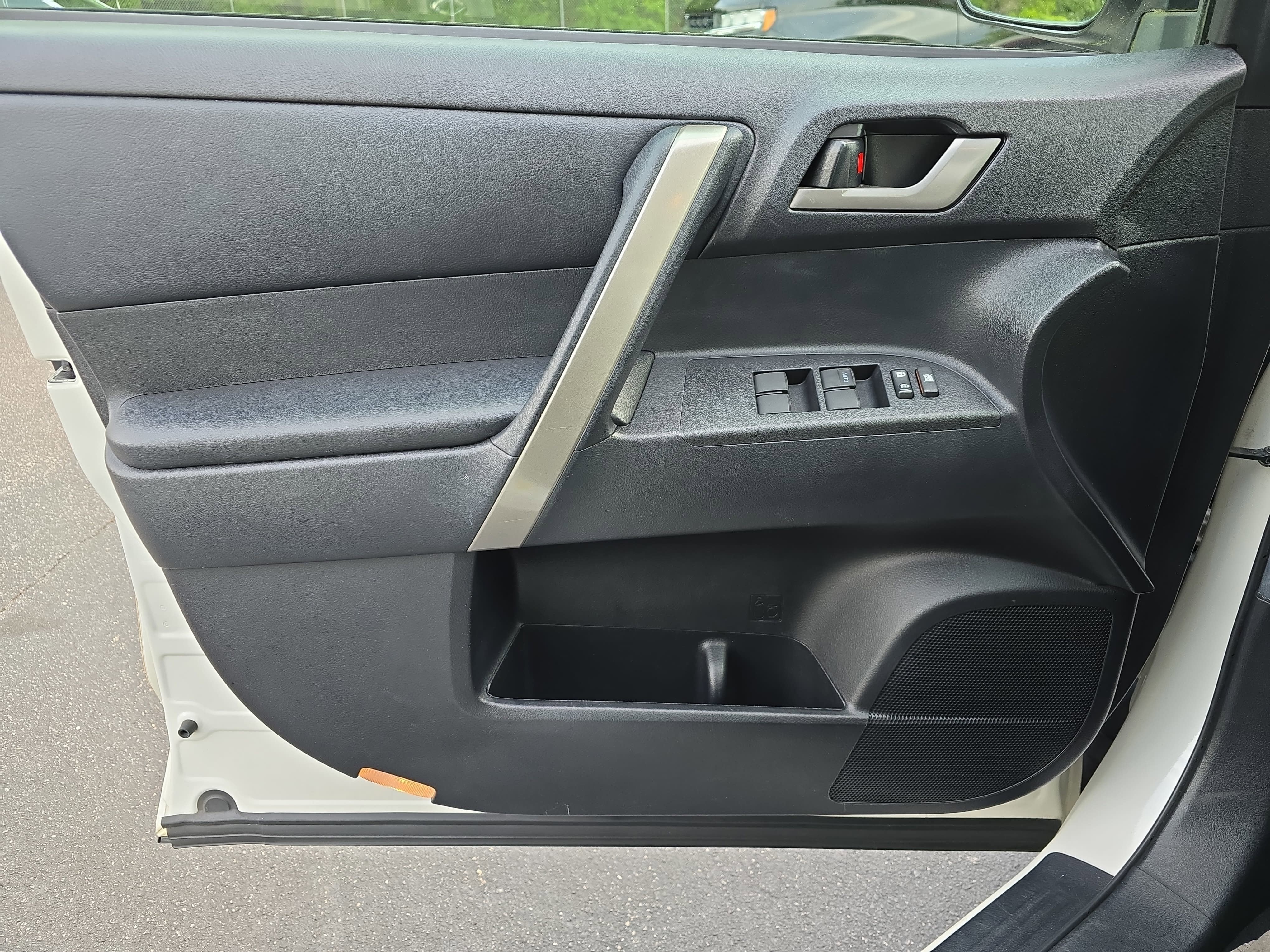 2013 Toyota Highlander SE
