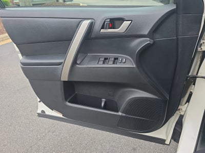 2013 Toyota Highlander SE