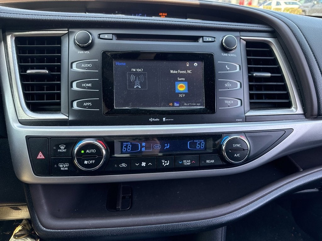 2015 Toyota Highlander LE