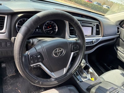 2015 Toyota Highlander LE
