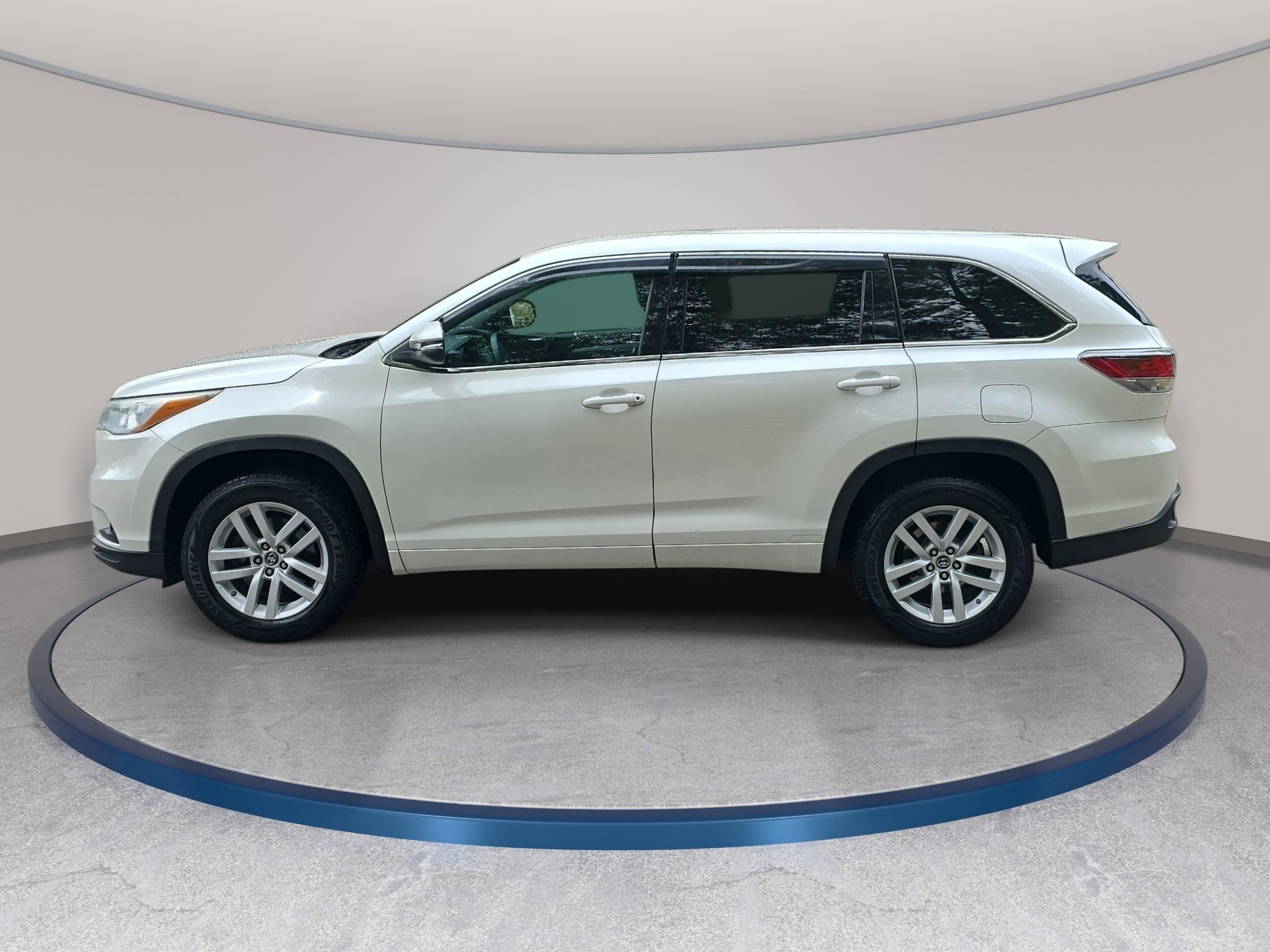 2016 Toyota Highlander LE Plus