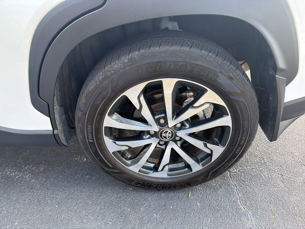 2024 Toyota Corolla Cross XLE