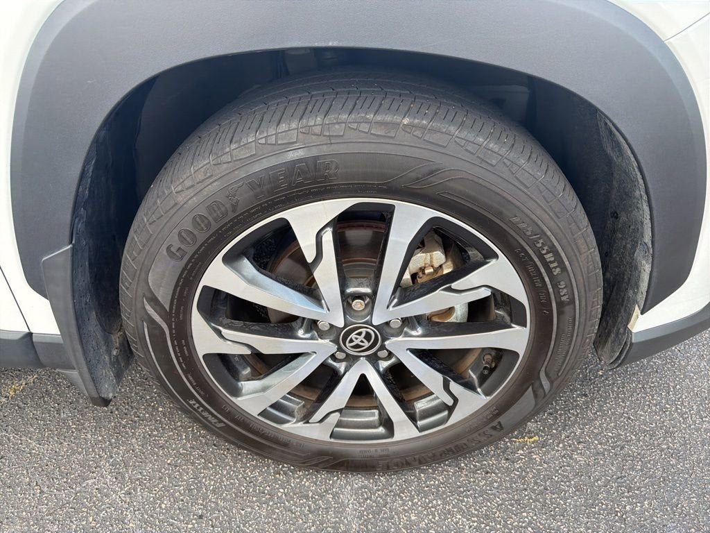 2024 Toyota Corolla Cross XLE