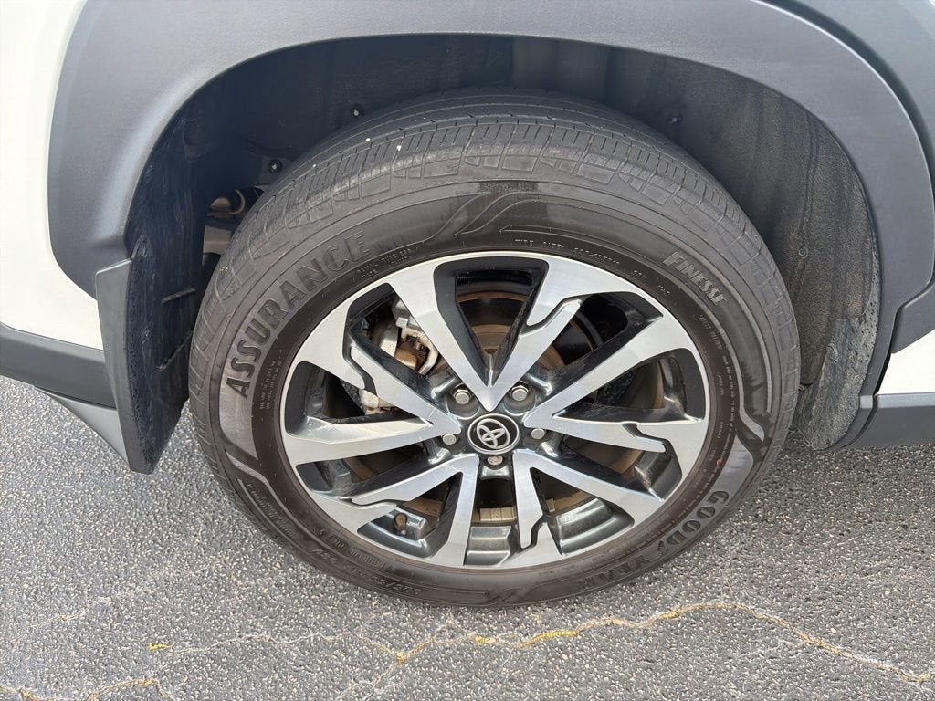 2024 Toyota Corolla Cross XLE