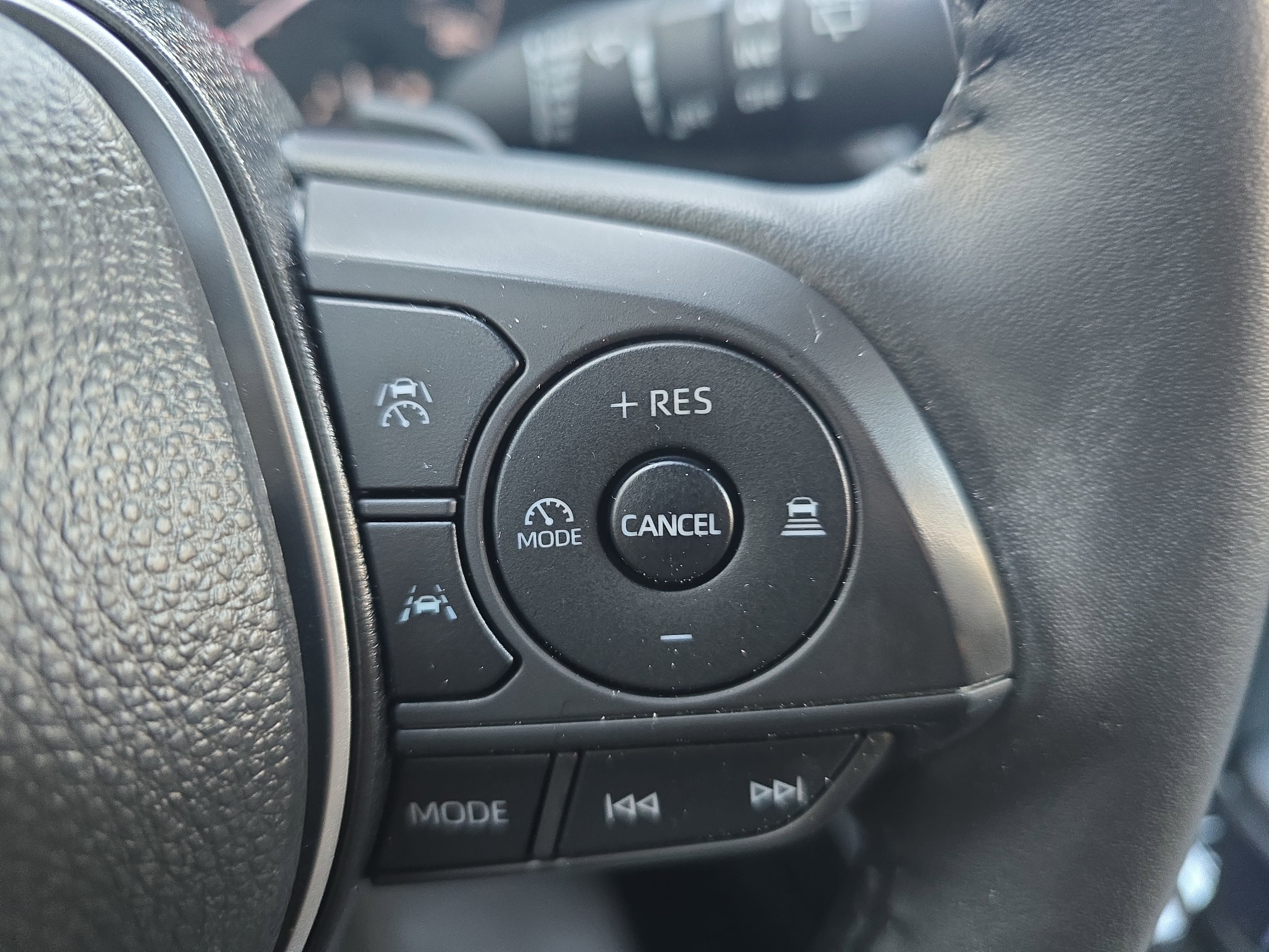 2025 Toyota Corolla Cross Hybrid SE