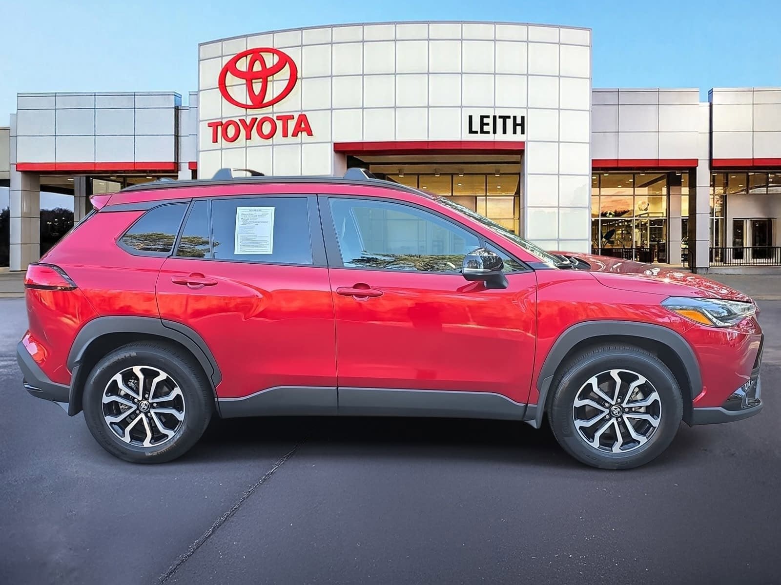 2025 Toyota Corolla Cross Hybrid SE