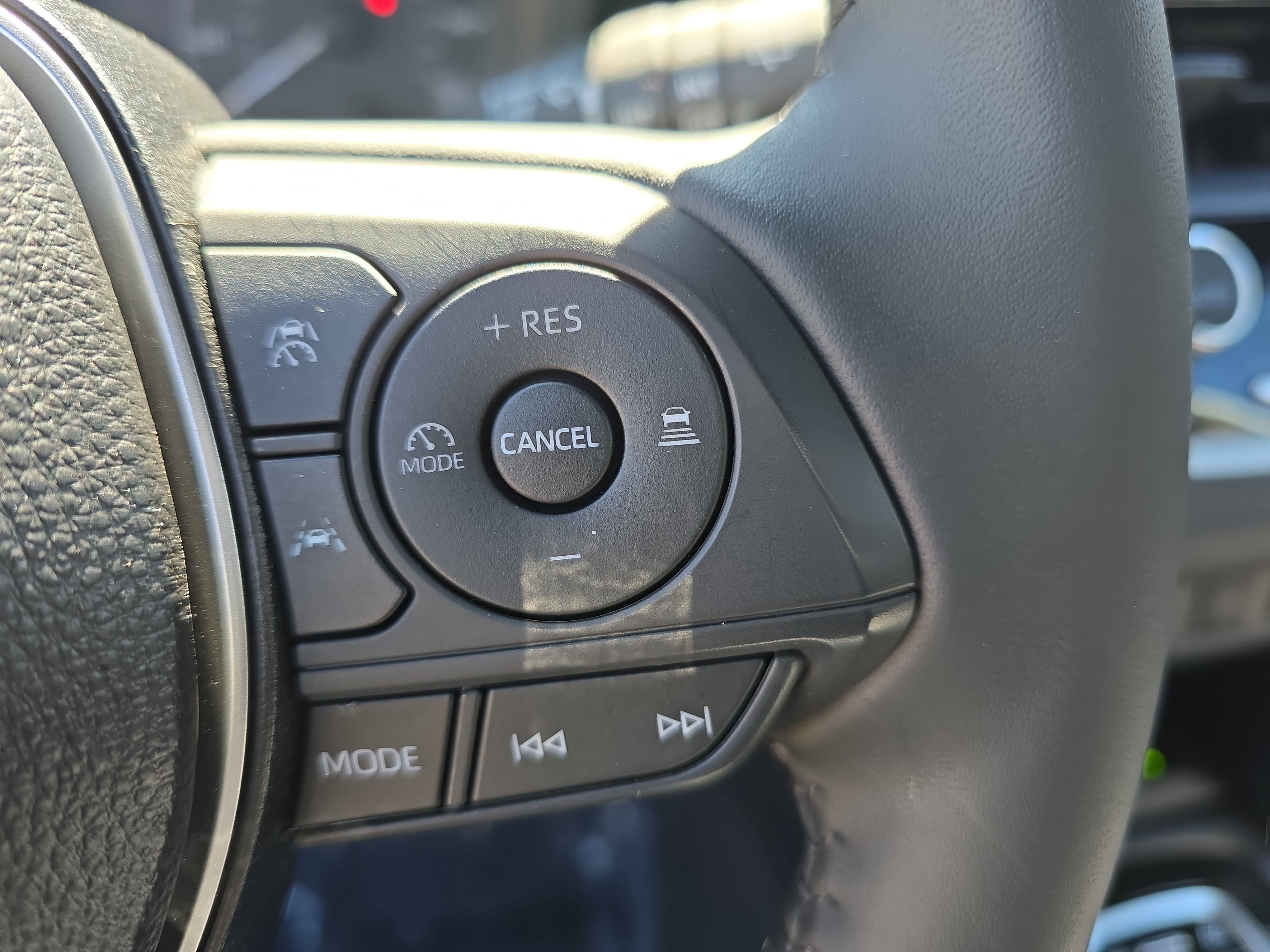 2025 Toyota Corolla Cross Hybrid SE