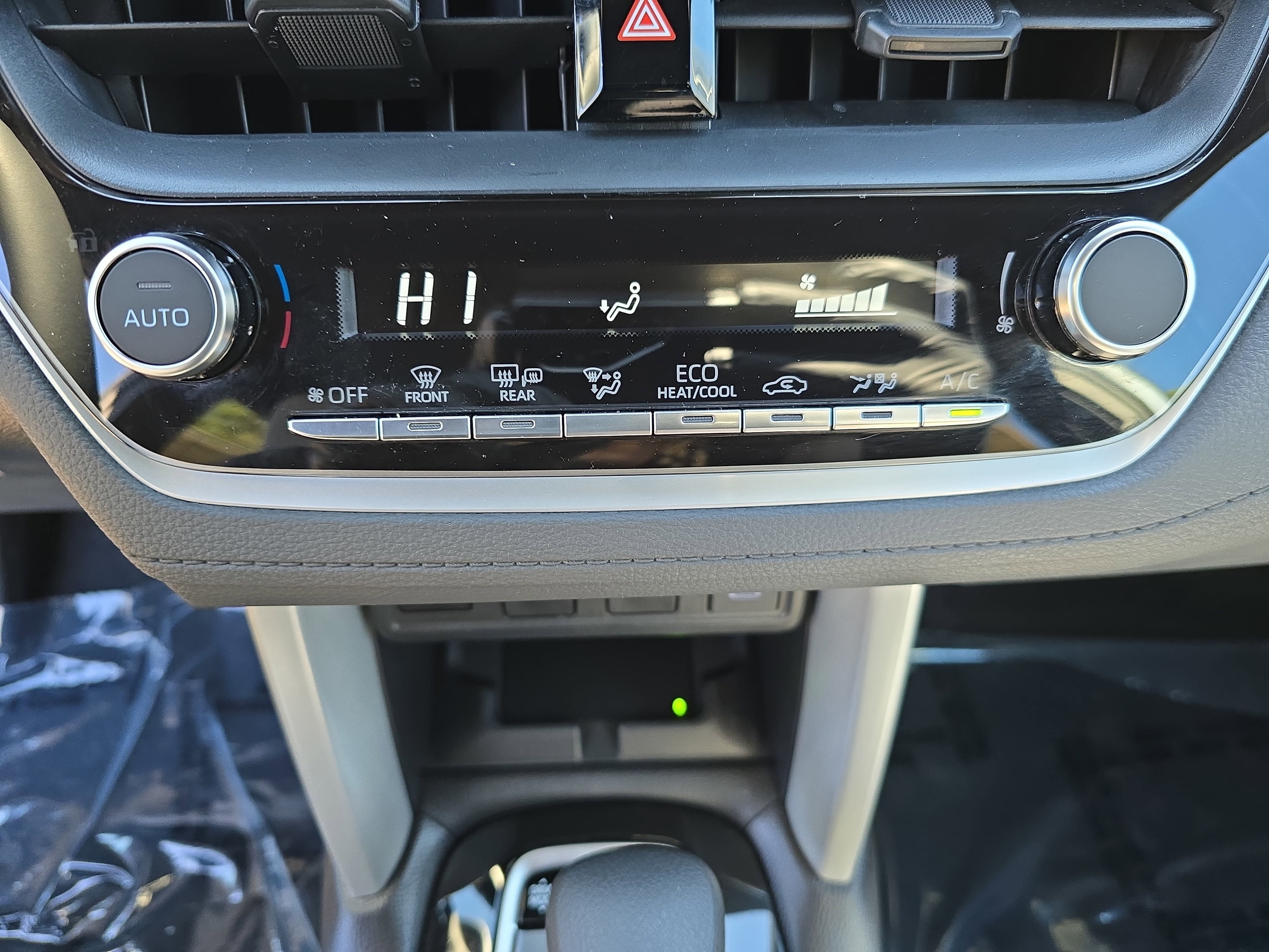 2025 Toyota Corolla Cross Hybrid SE